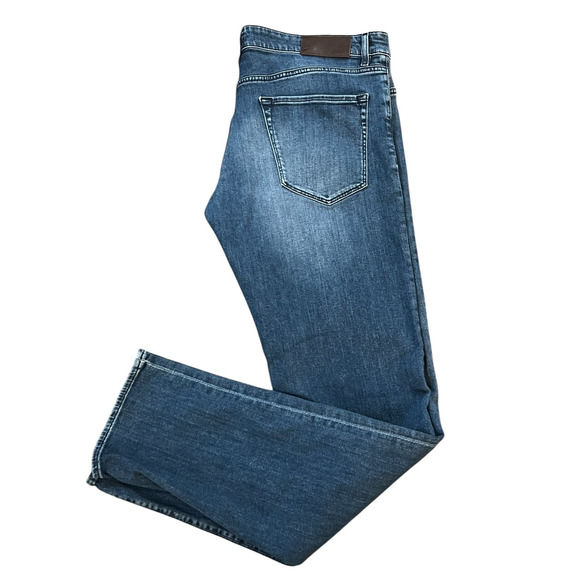Hugo Boss Other - Men's Boss Hugo Boss 38x34 Dark Wash Blue Denim Stretch Tapered Leg EUC READ